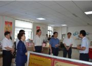 点击查看详细信息<br>标题：民政部社会组织管理局副局长一行到市培育中心调研 阅读次数：0